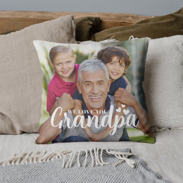 Cojín Decorativo We Love You Grandpa Photo Hearts Script (Subido por el creador)