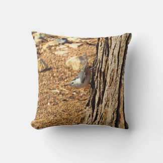 Cojín Decorativo White-breasted Nuthatch Throw Pillow