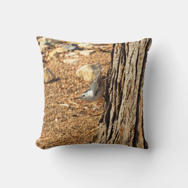 Cojín Decorativo White-breasted Nuthatch Throw Pillow (Anverso)
