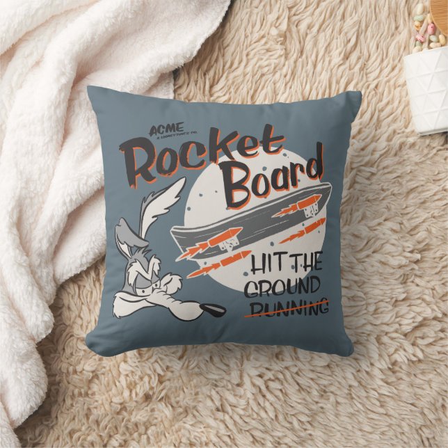 Cojín Decorativo WILE E. COYOTE™ ACME Rocket Board (Manta)