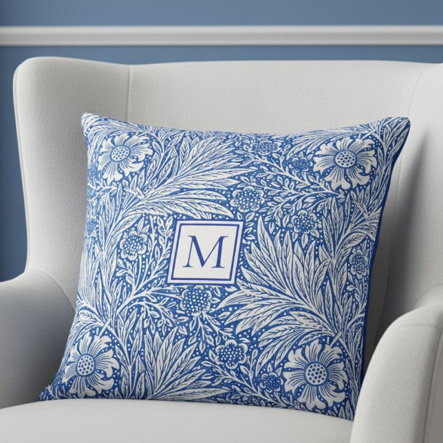 Cojín Decorativo William Morris Marigold Azul Monograma (elegant vintage William Morris Marigold blue white floral throw pillow with custom monogram initial)