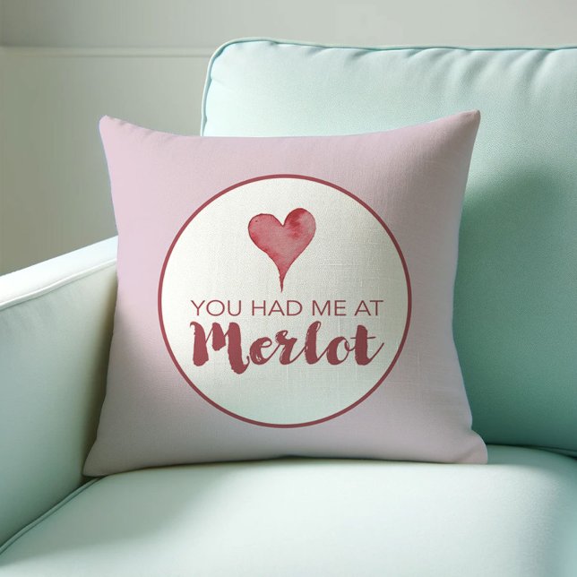 Cojín Decorativo Wine Lover Gift Me Tenías En Merlot (Valentines decor wine lover throw pillow You had me at Merlot Victoria Grigaliunas Do Tell A Belle)