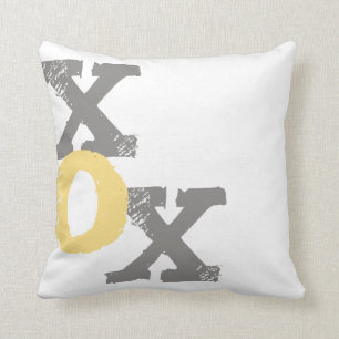 Cojín Decorativo XOX amarillo y gris