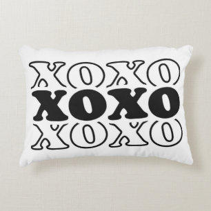 Cojín Decorativo XOXO adopta el día de San Valentín