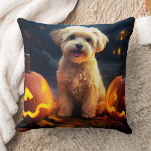 Cojín Decorativo Yorkipoo de Halloween con calabazas temerosas