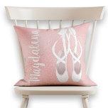 Cojín Decorativo Zapatillas de ballet rosado personalizadas Girona<br><div class="desc">Este bonito diseño de almohadas para la bailarina tiene un fondo de textura metálica de rosa bonito y el nombre de la bailarina verticalmente al lado de un ilustracion acuarela de zapatillas de ballet rosado bonito. ¡El guión del nombre se parece a las cintas de los zapatos de los dedos...</div>