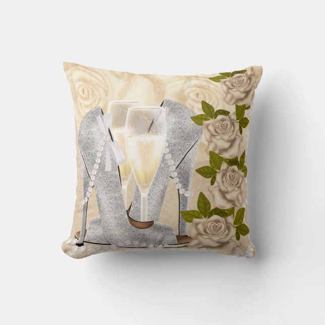Cojín Decorativo Zapatos, rosas, perlas y Champán (Anverso)