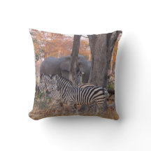 Zebras y Elefantes Pillow