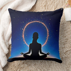 Cojín Decorativo Zen Bajo las Estrellas: Meditación Cósmica