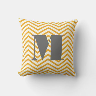 Cojín Decorativo Zig Zag con Monograma Gris y Marfil Amarillo
