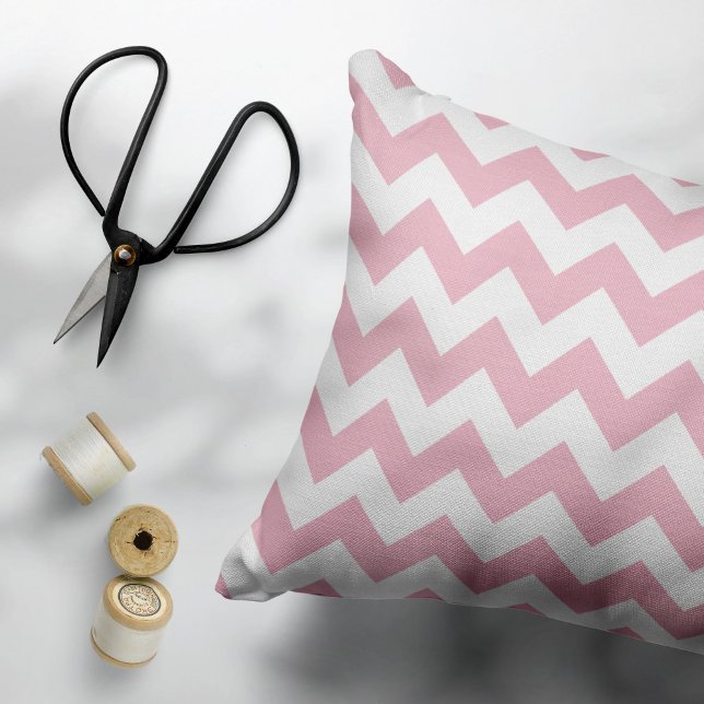Cojín Decorativo Zigzag rosa, Chevron rosado, patrón geométrico (Subido por el creador)