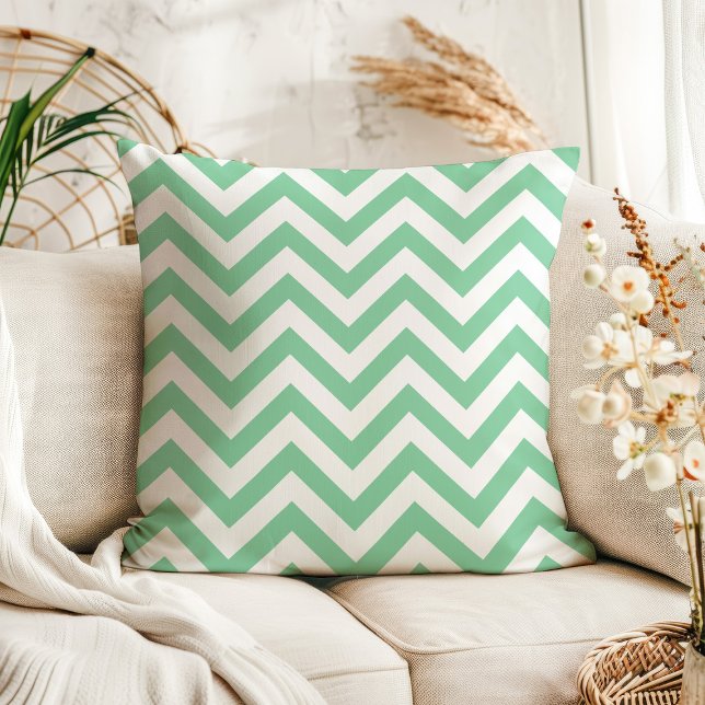 Cojín Decorativo Zigzag Stripes de Chevron verde y blanco moderno (Subido por el creador)
