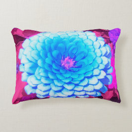 Cojín Decorativo Zinnia azul bonito en el jardín de verano morado