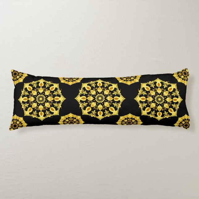 Cojín Diseño de Mandala Dorado con Patrones Simétricos (Anverso)