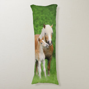 Cojín Haflinger Horses Cute Foal Kiss Mamá - cariñosamen