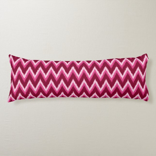 Cojín Ikat Chevron Stripes - Burqundy, Rosa y rosa (Anverso)