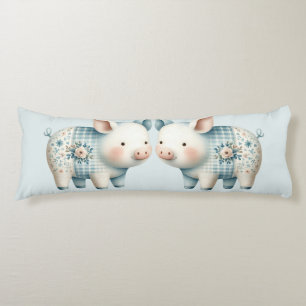 Cojín Ilustración Cottagecore de Cerdo con Parche Azul
