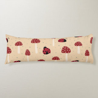 Cojín Ladybugs y hongos rojos