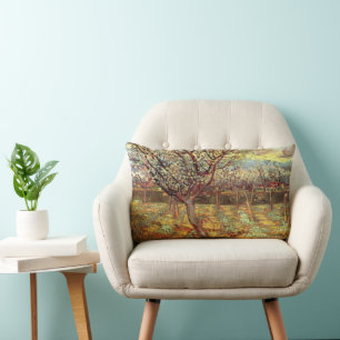 Cojín Lumbar Albaricoqueros en flor por Vincent van Gogh