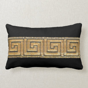 Cojín Lumbar Almohadón dorado con llave griega sobre negro