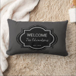 Cojín Lumbar Año de establecimiento del apellido ruso<br><div class="desc">El año de la familia de bienvenida rustica estableció Lumbar Pillow. Puede agregar su propio texto,  nombre y año establecido para personalizar.</div>