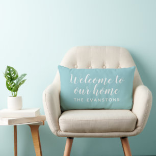 Cojín Lumbar Aqua Script Bienvenidos a Nuestro Hogar