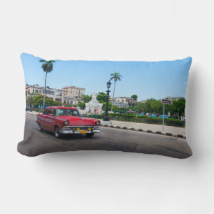 Cojín Lumbar Automóviles retro en la calle La Habana