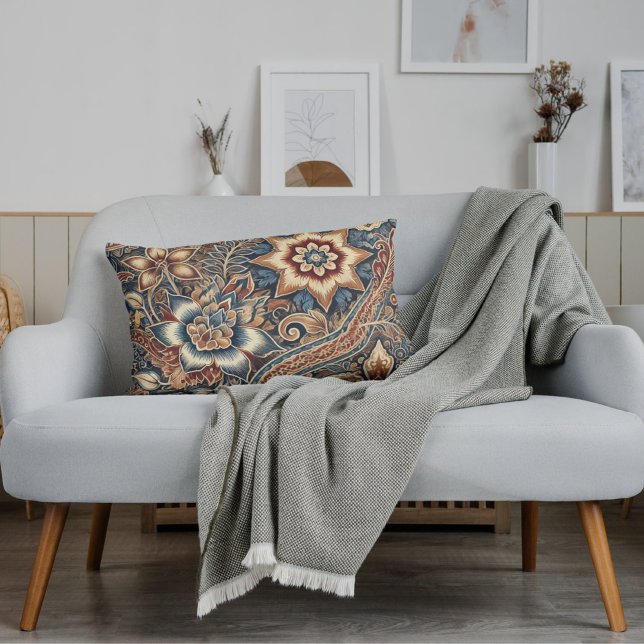 Cojín Lumbar Azul marrón marfil indonesio patrón floral de bati (Subido por el creador)