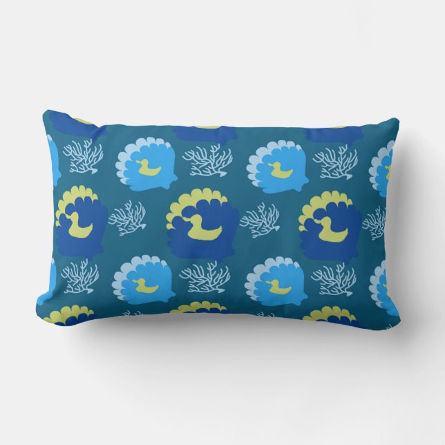 Cojín Lumbar Azul Oceánico con Almohadones de Conchas y Patos (Anverso)