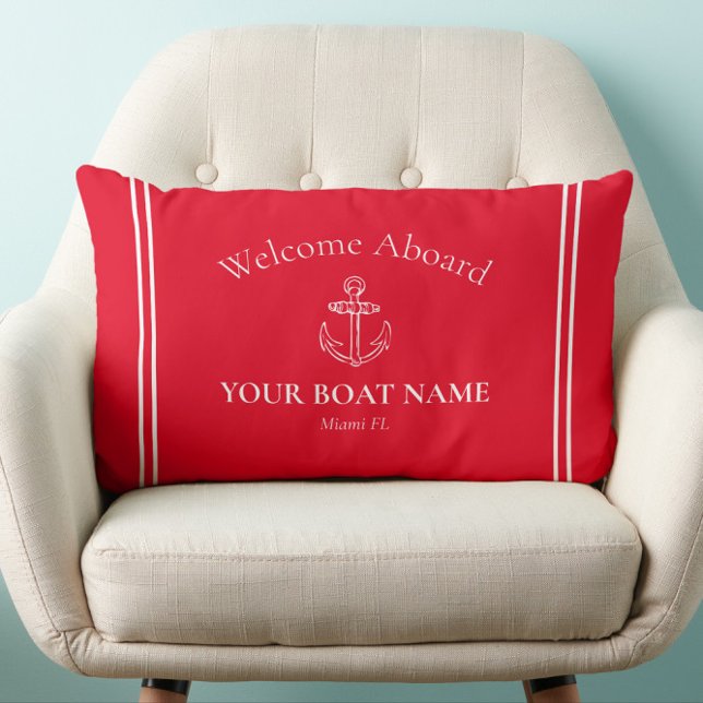 Cojín Lumbar Bienvenida a bordo Nombre del barco Brillante Red  (Red and White Traditional Nautical Welcome Aboard Boat Pillow with Your Boat Name and Home Port)