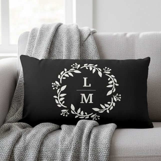 Cojín Lumbar Black & White Monogram Wreath Lumbar Pillow (Subido por el creador)