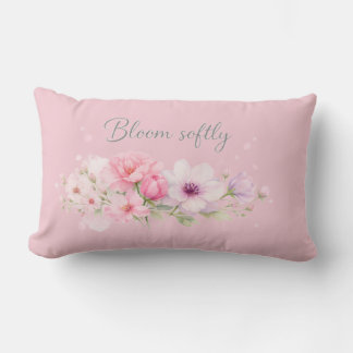 Cojín Lumbar Bloom Softly – Floral Acuarela Pastel