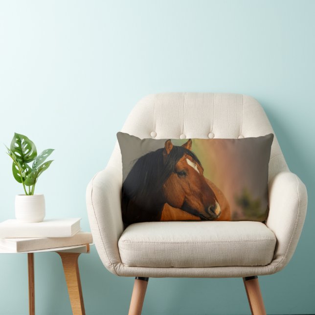 Cojín Lumbar Caballo Salvaje, Luz Dorada y Arcoíris (Silla)
