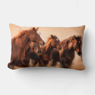 Cojín Lumbar Caballos en marcha, mangos borrosos y voladores