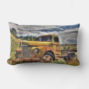 Cojín Lumbar Camión viejo abandonado en campo