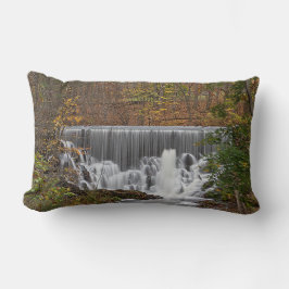 Cojín Lumbar Cascada de cascada de bosques y follaje de otoño