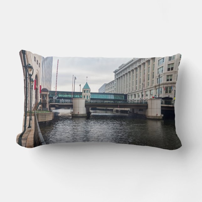 Cojín Lumbar centro de milwaukee riverfront y arquitectura (Anverso)