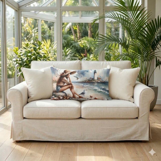 Cojín Lumbar Chica de la Playa Costera y Faro (Coastal Beach Girl & Lighthouse Lumbar Pillow On Loveseat)