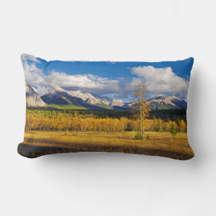 Cojín Lumbar Cielos azules y nubes sobre un prado