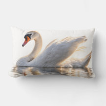 Cisne Dorado en el Agua