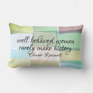 Cojín Lumbar Cita de Eleanor Roosevelt sobre las mujeres de col