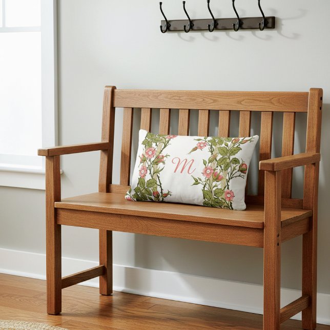 Cojín Lumbar Climbing Pink Roses Trellis Monogram (Subido por el creador)