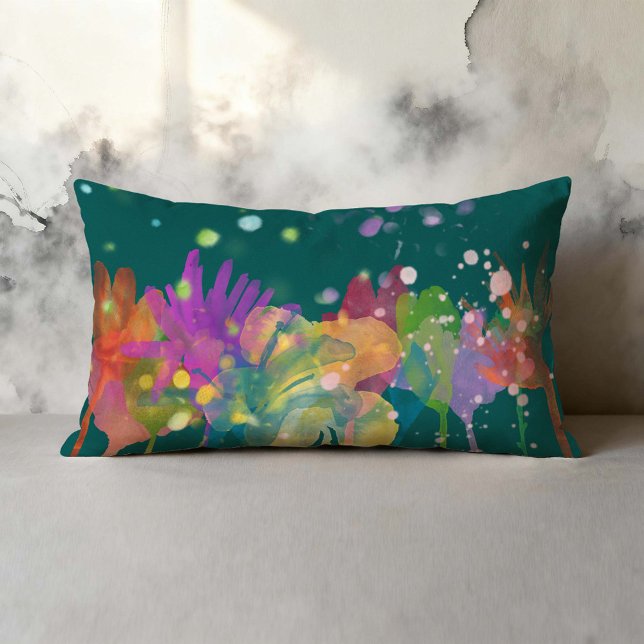 Cojín Lumbar Colorful Watercolor Flowers on Green (Subido por el creador)