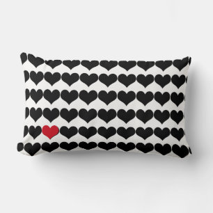 Cojín Lumbar Corazones negros y un solo corazón rojo