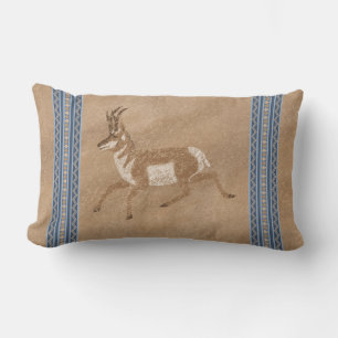 Cojín Lumbar Cuernito de Pronghorn Corriendo Borde Azul del Sur