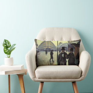 Cojín Lumbar Día lluvioso en la calle de París de Gustave Caill