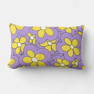 Cojín Lumbar Diseño de flores moradas y amarillas dibujadas a m
