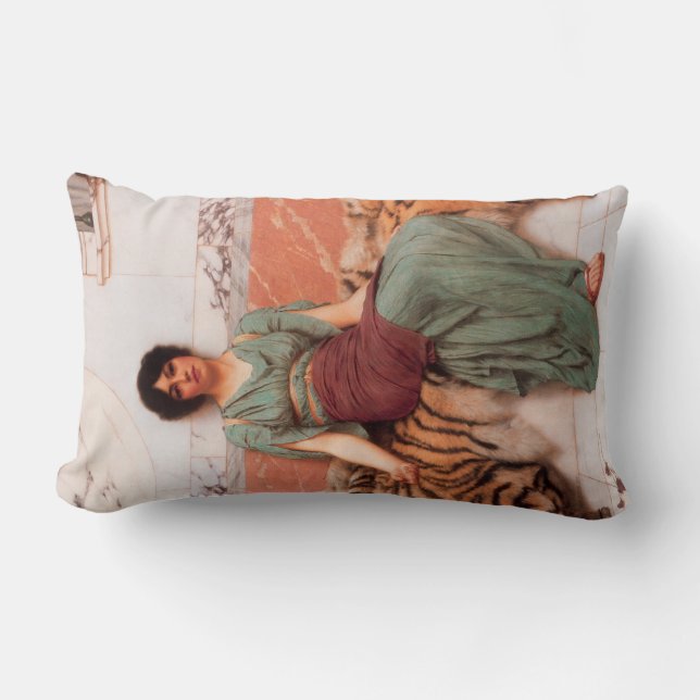 Cojín Lumbar Dulces sueños (bella mujer romana en piel de tigre (Anverso)