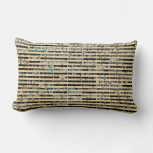 Cojín Lumbar Edificio de hormigón marrón y blanco