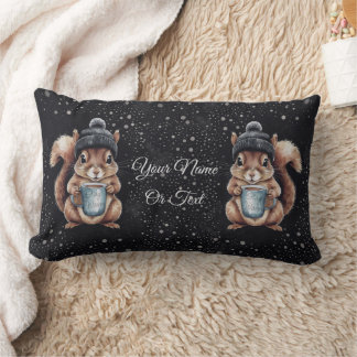 Cojín Lumbar Eichhörnchen mit Tasse und Schnee „Stay Warm“